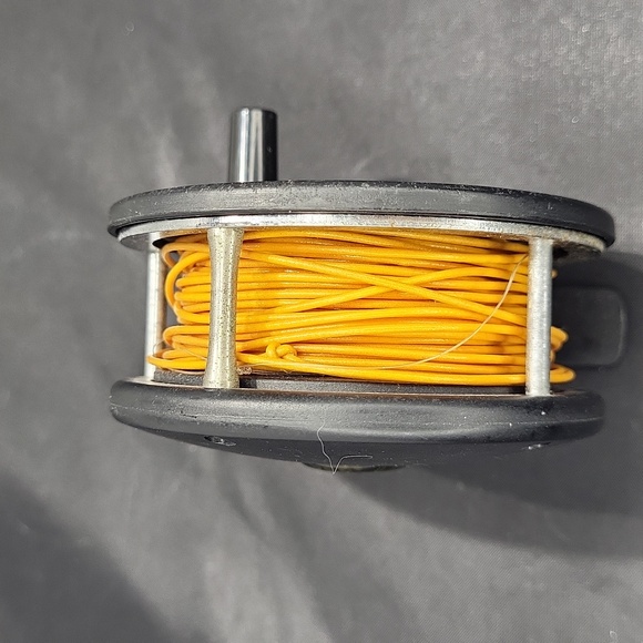 Pflueger Summit 1294 Fly Fishing Reel - Picture 9 of 11